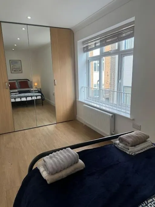 2 Bedroom, Parking, Hounslow St London